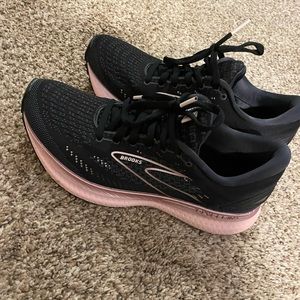 Women’s Brooks running shoes